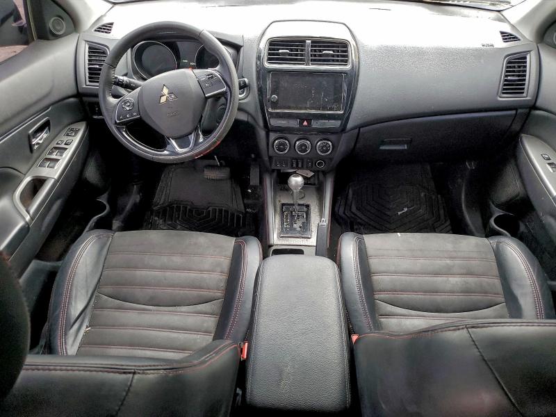 Фото 8 - MITSUBISHI OUTLANDER