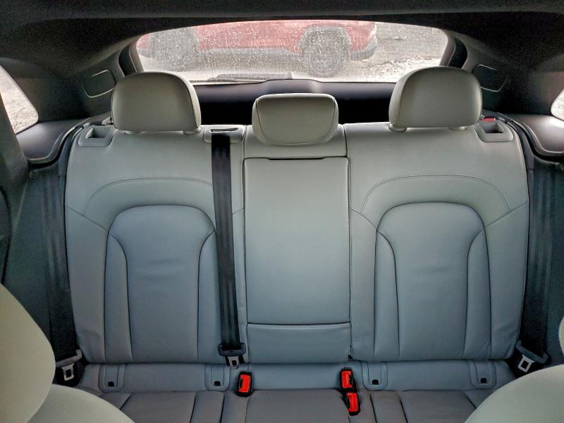 Фото 10 - AUDI Q3