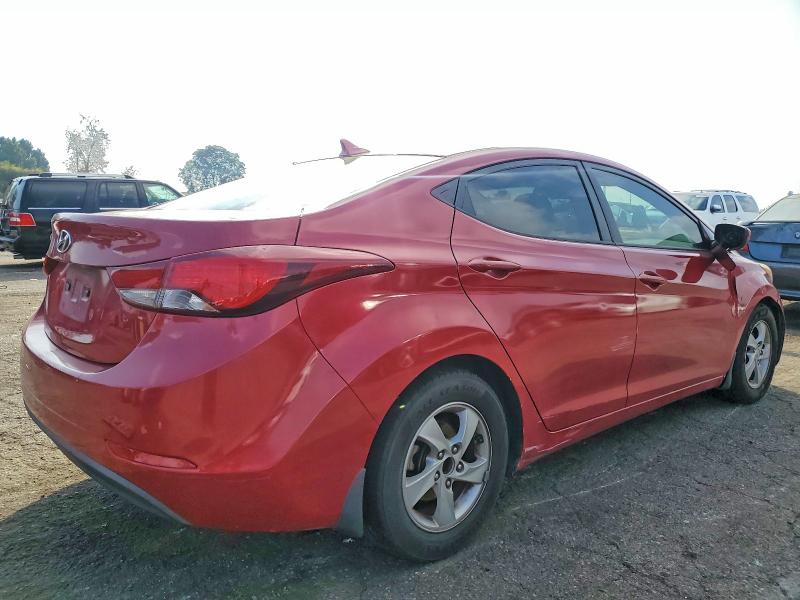 Фото 3 - HYUNDAI ELANTRA