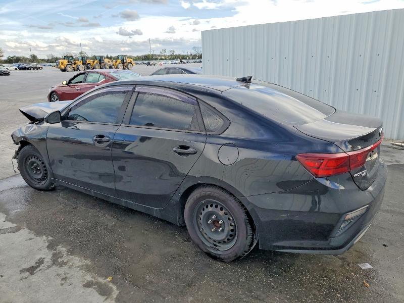 Фото 2 - KIA FORTE