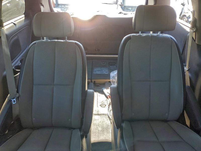 Фото 10 - KIA SEDONA