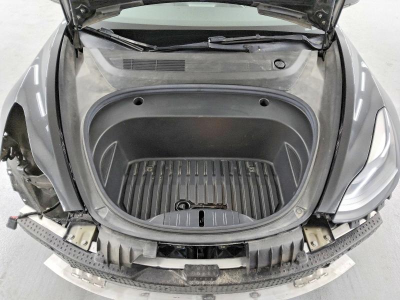 Фото 11 - TESLA MODEL 3