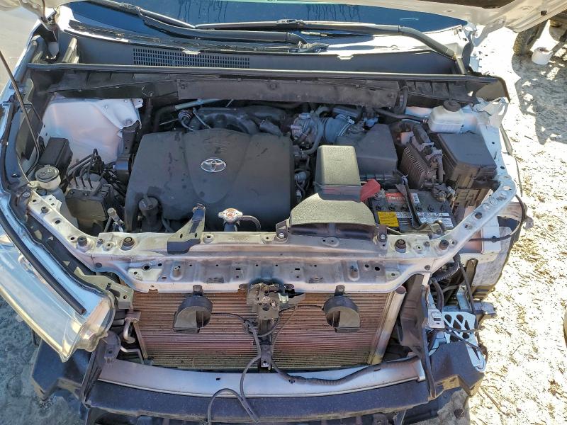 Фото 12 - TOYOTA HIGHLANDER