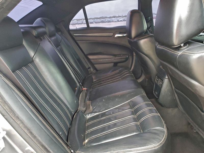 Фото 10 - CHRYSLER 300