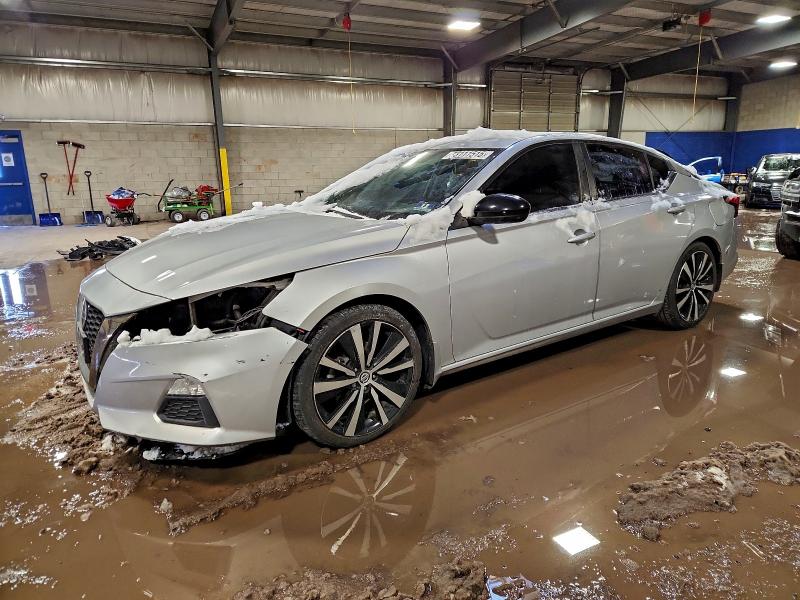 Фото 1 - NISSAN ALTIMA