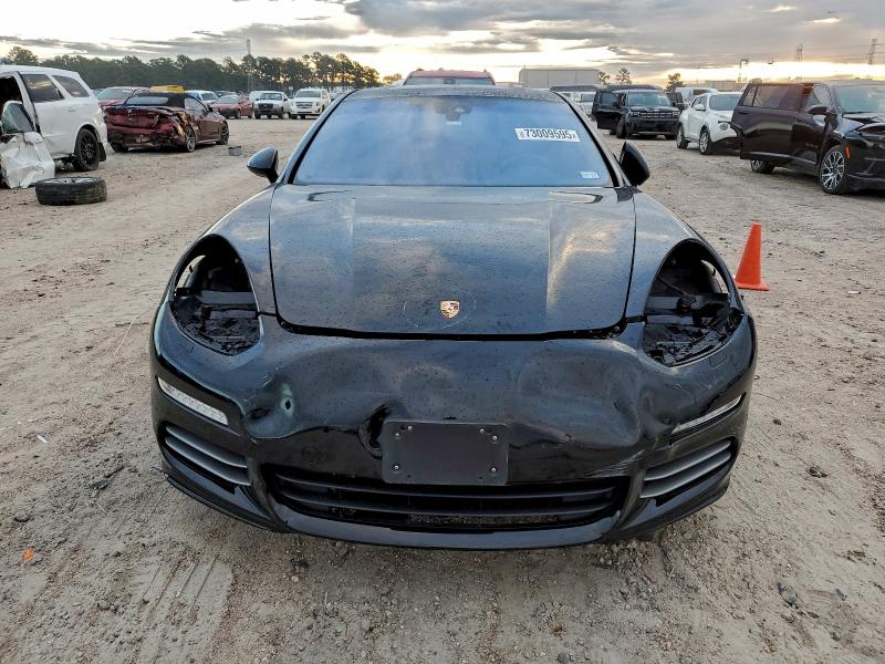 Фото 5 - PORSCHE PANAMERA