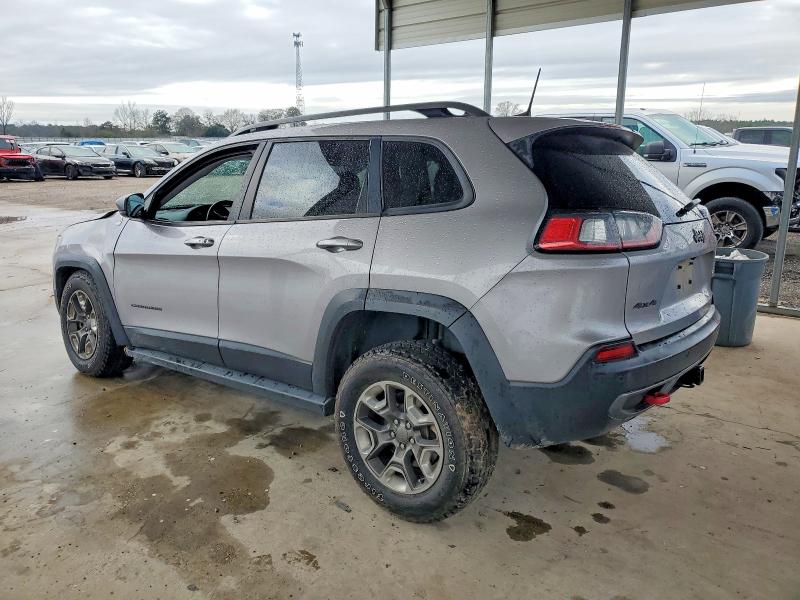 Фото 2 - JEEP CHEROKEE