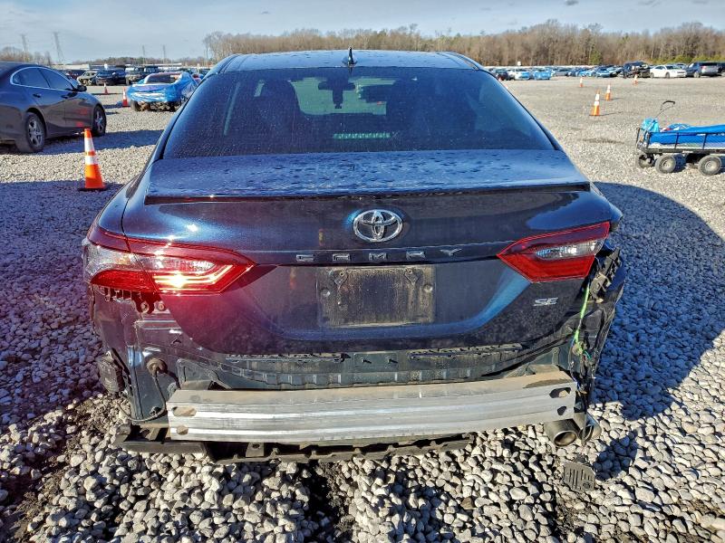 Фото 6 - TOYOTA CAMRY