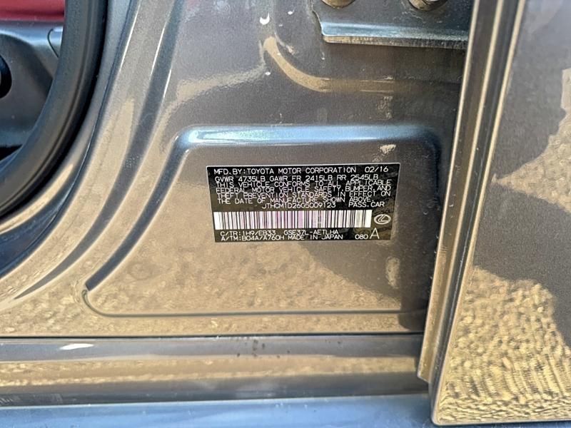 Фото 10 - LEXUS IS