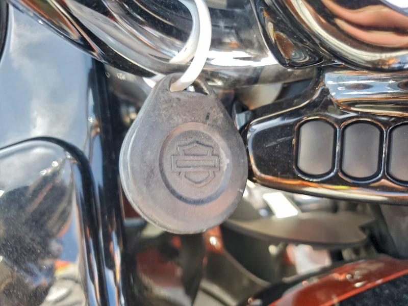 HARLEY-DAVIDSON FL 2015