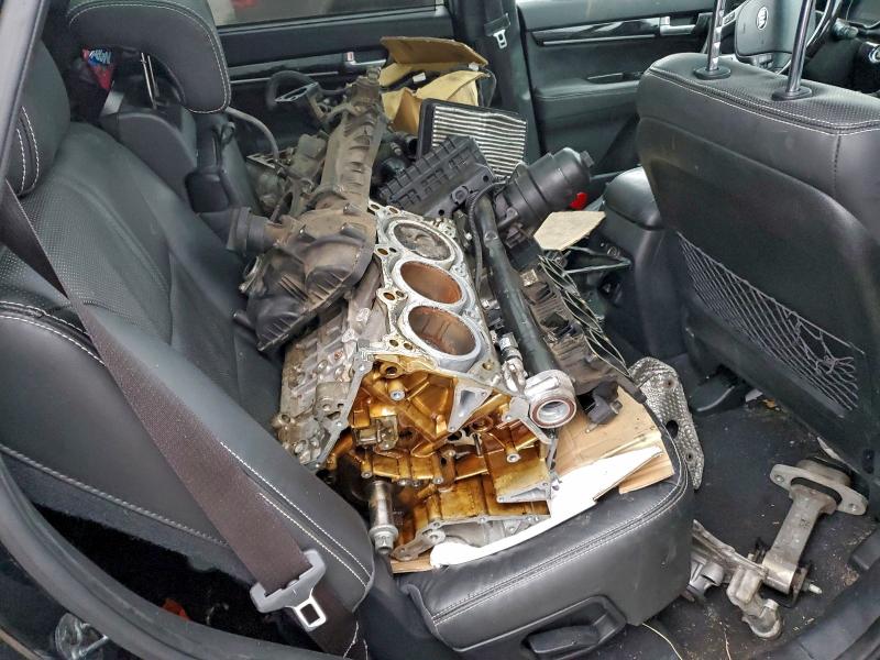 Фото 11 - KIA SORENTO