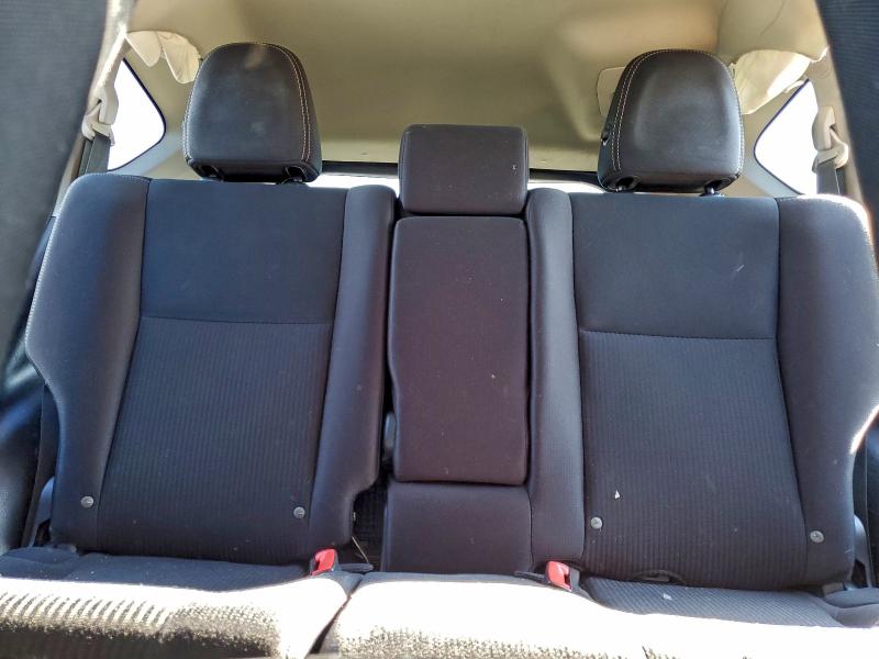 Фото 10 - TOYOTA RAV4