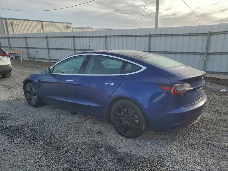 Фото 2 - TESLA MODEL 3