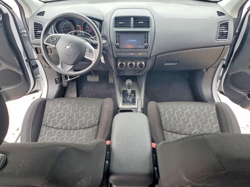 Фото 8 - MITSUBISHI OUTLANDER