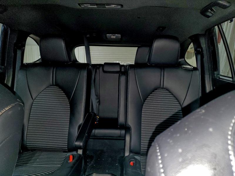 Фото 10 - TOYOTA HIGHLANDER