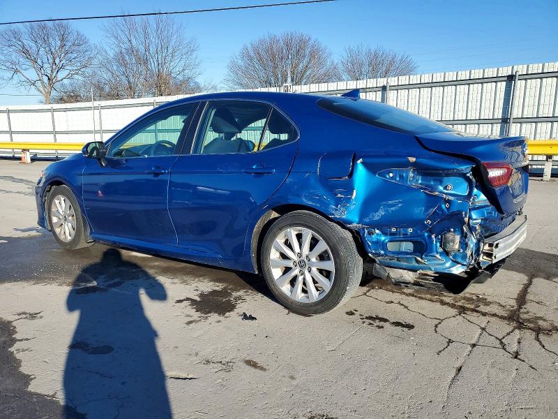 Фото 2 - TOYOTA CAMRY