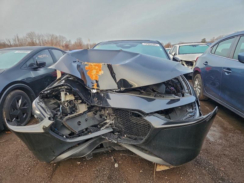 Фото 5 - MAZDA 3