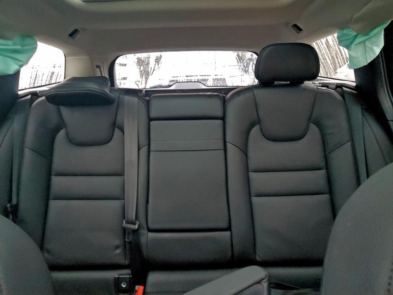 Фото 10 - VOLVO V60