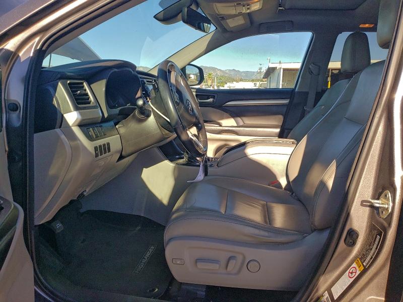 Фото 7 - TOYOTA HIGHLANDER