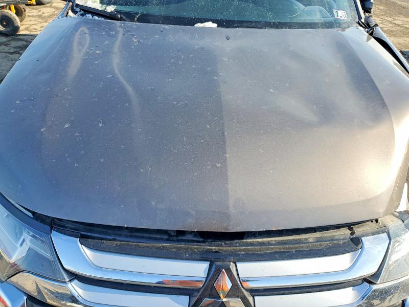 Фото 12 - MITSUBISHI OUTLANDER