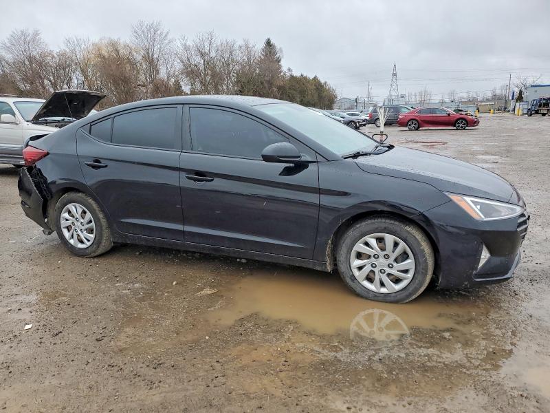 Фото 4 - HYUNDAI ELANTRA