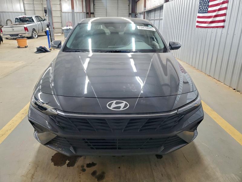 Фото 5 - HYUNDAI ELANTRA