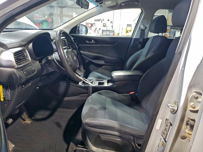 Фото 7 - KIA SORENTO