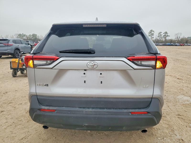 Фото 6 - TOYOTA RAV4