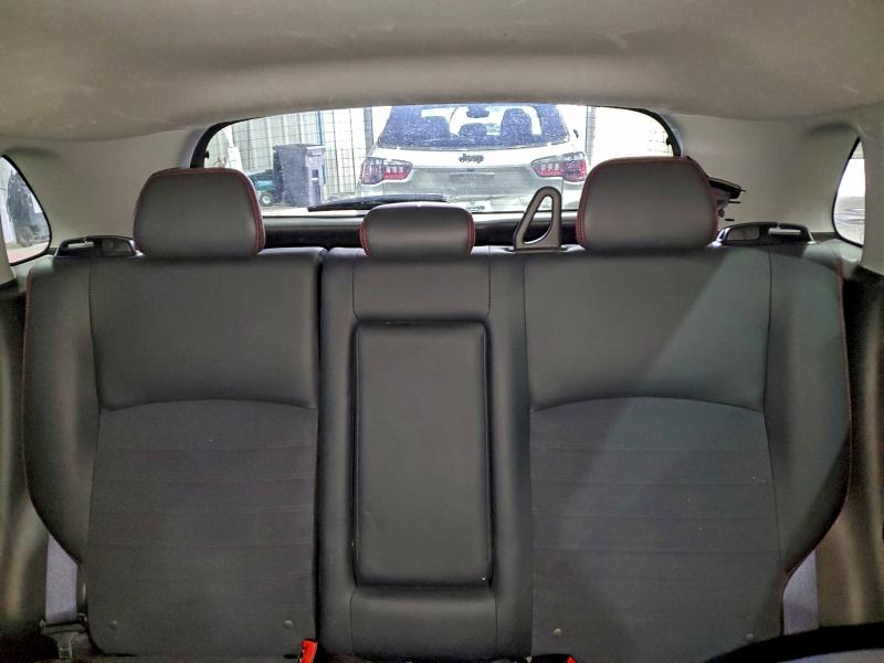 Фото 10 - MITSUBISHI OUTLANDER