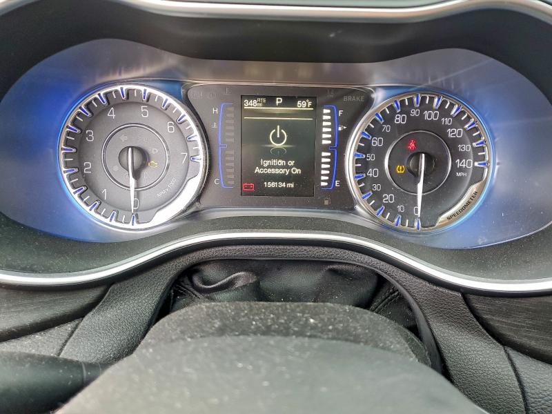 Фото 9 - CHRYSLER 200