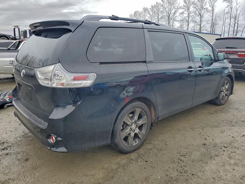 Фото 3 - TOYOTA SIENNA