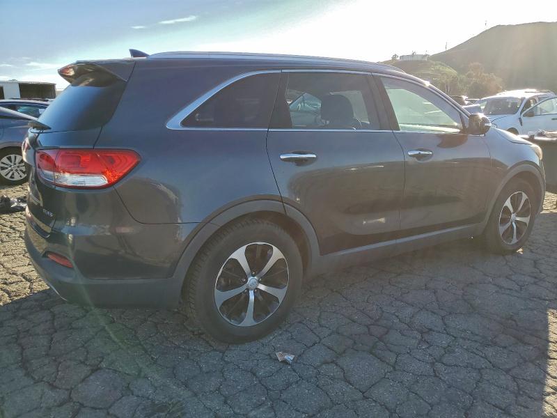 Фото 3 - KIA SORENTO