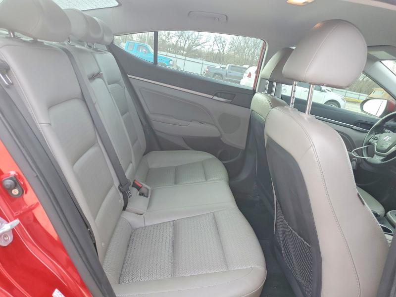 Фото 10 - HYUNDAI ELANTRA