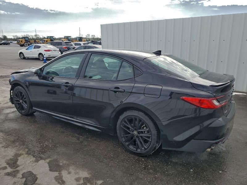 Фото 2 - TOYOTA CAMRY