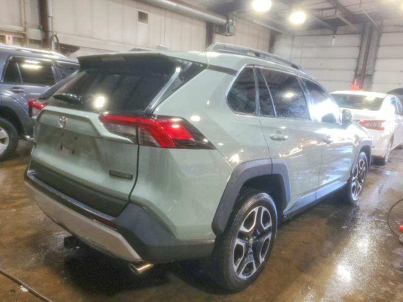 Фото 3 - TOYOTA RAV4