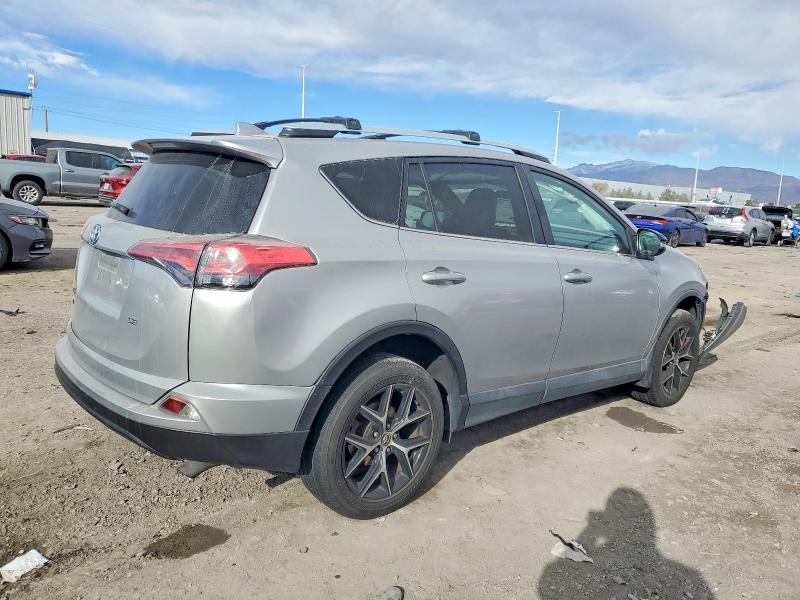 Фото 3 - TOYOTA RAV4