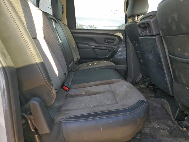 Фото 10 - NISSAN TITAN