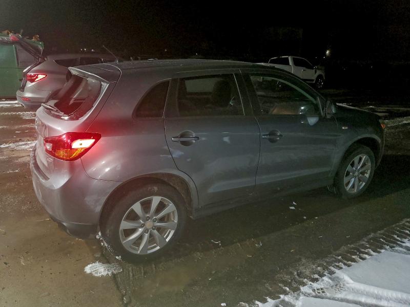 Фото 3 - MITSUBISHI OUTLANDER