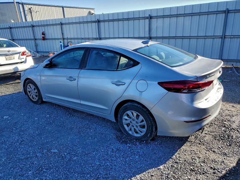 Фото 2 - HYUNDAI ELANTRA