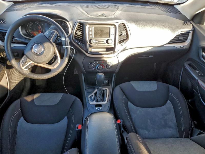 Фото 8 - JEEP GRAND CHER