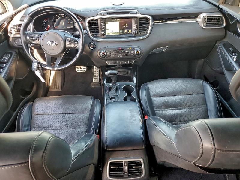 Фото 8 - KIA SORENTO