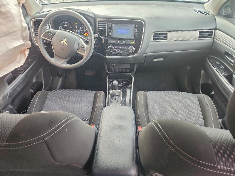 Фото 8 - MITSUBISHI OUTLANDER