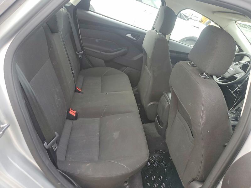 Фото 10 - FORD FOCUS