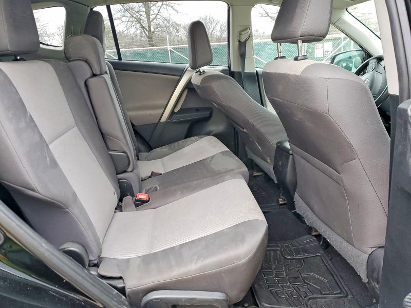 Фото 10 - TOYOTA RAV4