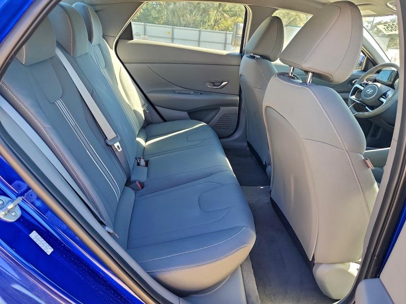 Фото 10 - HYUNDAI ELANTRA