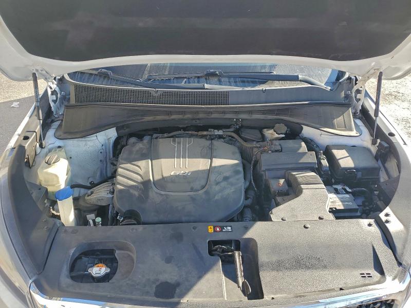 Фото 12 - KIA SORENTO