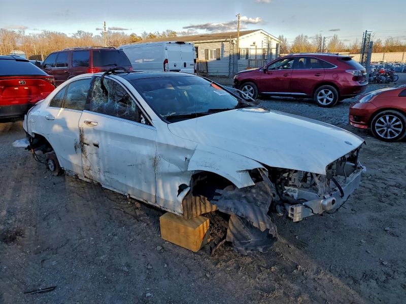 Фото 4 - MERCEDES-BENZ C-CLASS