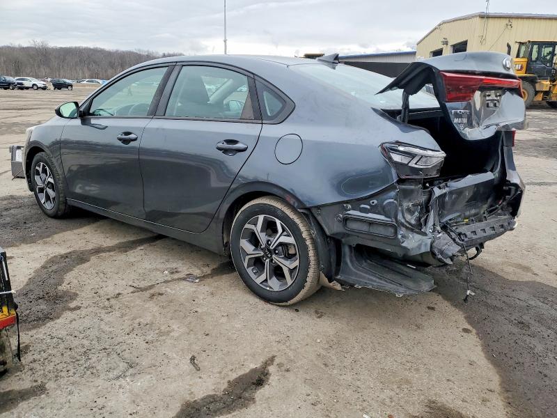 Фото 2 - KIA FORTE