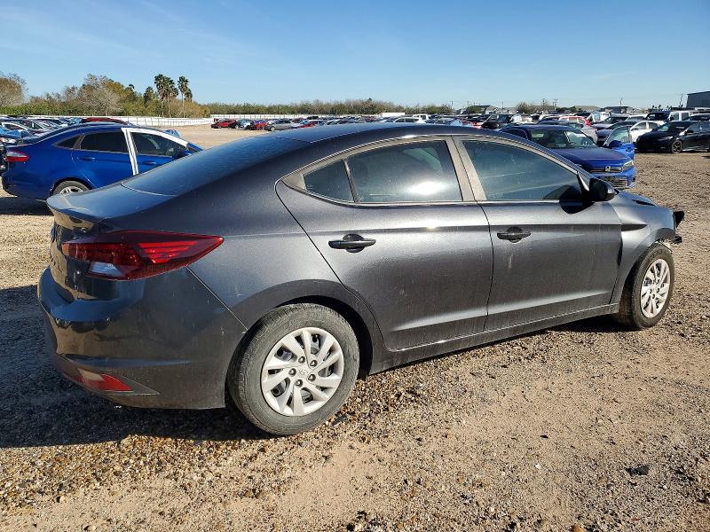 Фото 3 - HYUNDAI ELANTRA