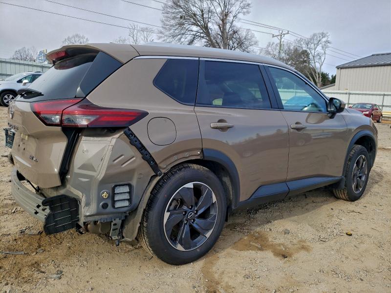 Фото 3 - NISSAN ROGUE